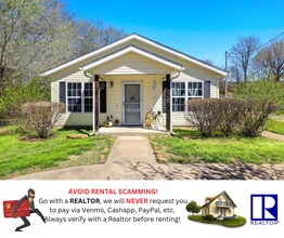 Building Photo - "Cozy 3-Bed Oasis with 2 Baths in Vibrant ...