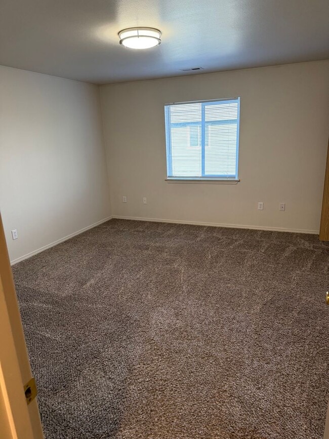 Building Photo - 1709 W Fern Dr