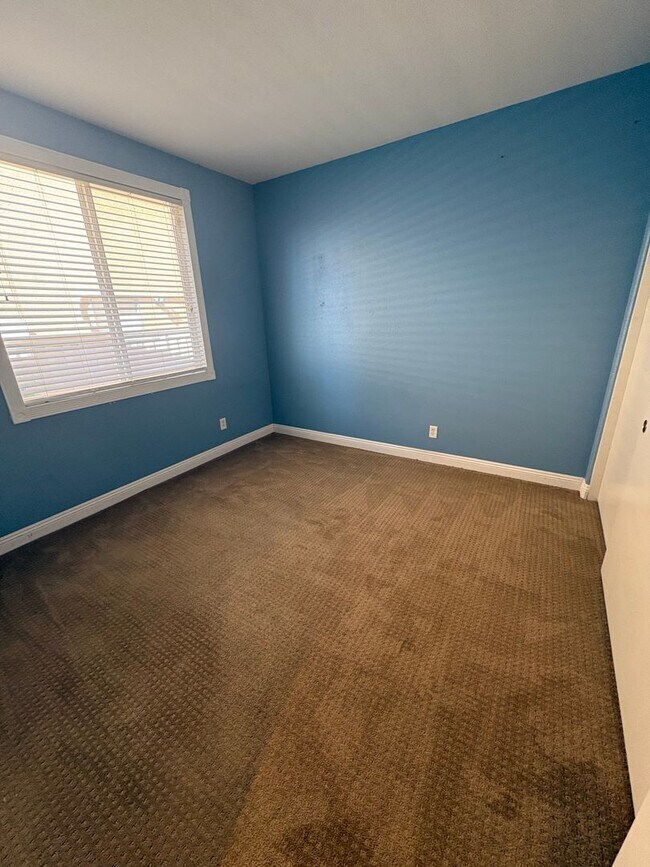Building Photo - 41196 Coolidge Cir