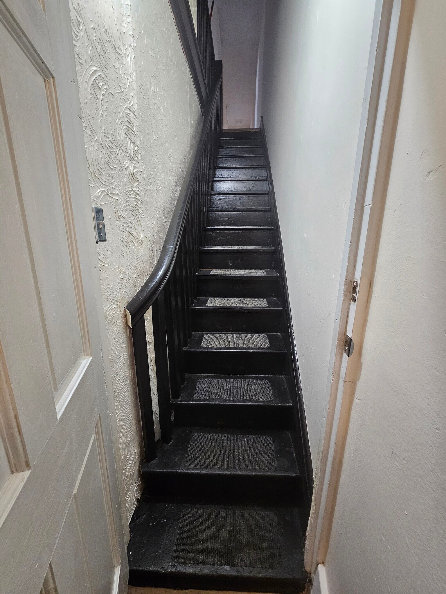 Building Photo - 132 W Douglass St