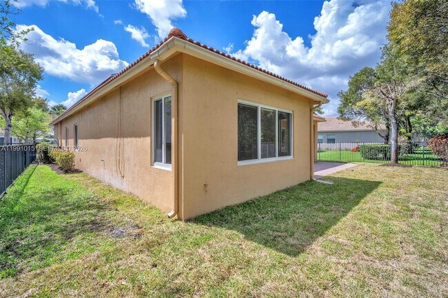 Building Photo - 19381 Stonebrook St