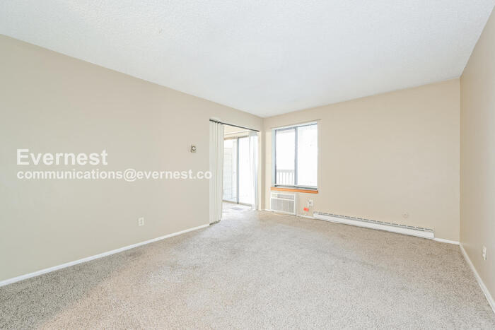 Building Photo - 14892 E Kentucky Dr