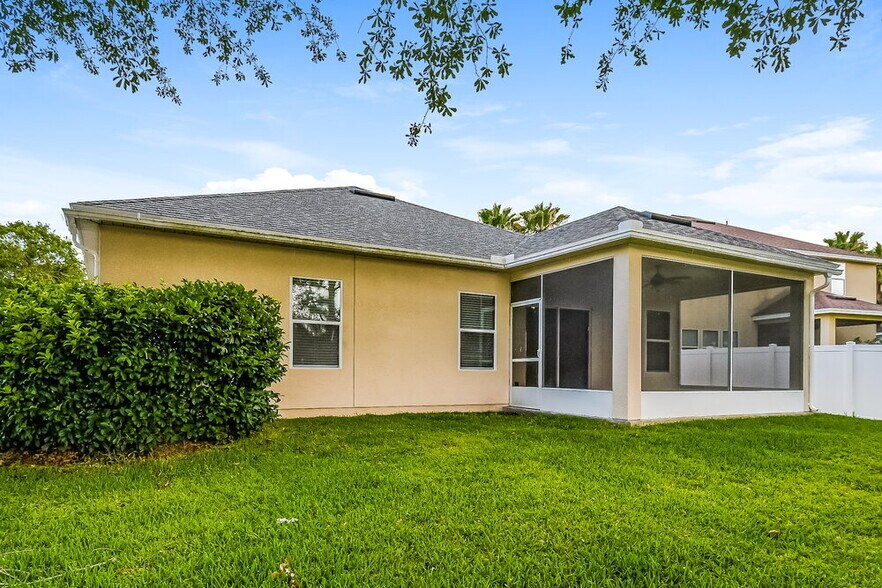 Building Photo - 2325 Creekfront Dr