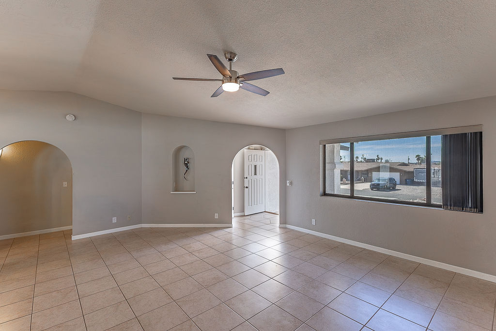 Building Photo - 3385 Poppy Trail Dr