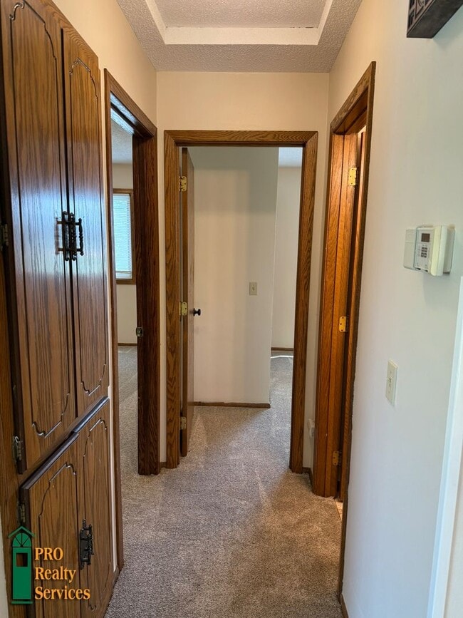 Building Photo - 3 Bedroom Home in Maple Grove