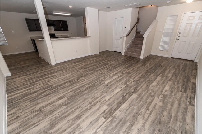 Building Photo - 915 Dancing Sun Court