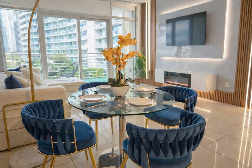 Building Photo - 3250 NE 1st Ave