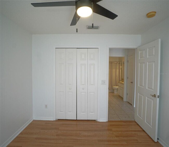 Building Photo - 9632 Greenbank Dr