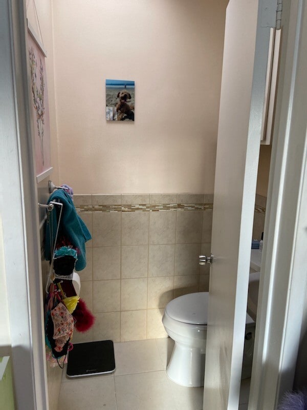 Master Half Bath - 423 Pier Ave