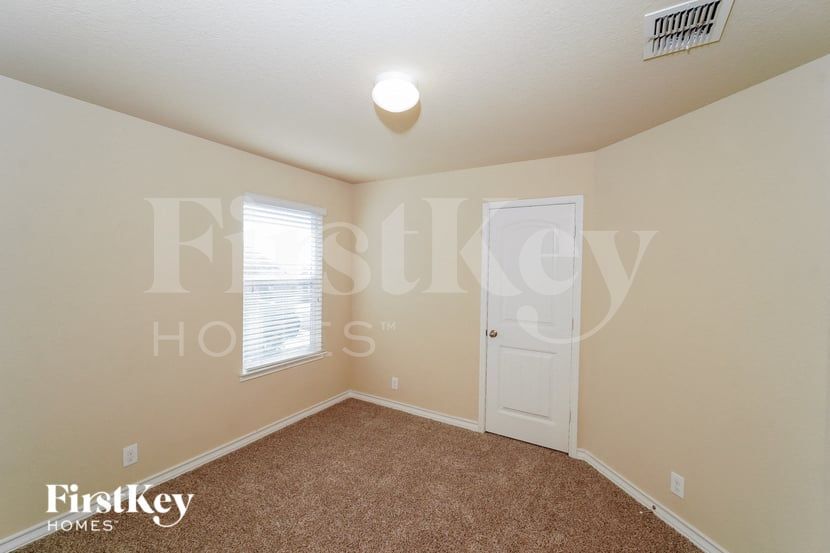 Building Photo - 12341 Erstein Vly