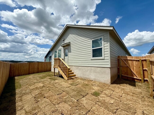Building Photo - Brand NEW 4-bedroom, 2-bathroom home for l...