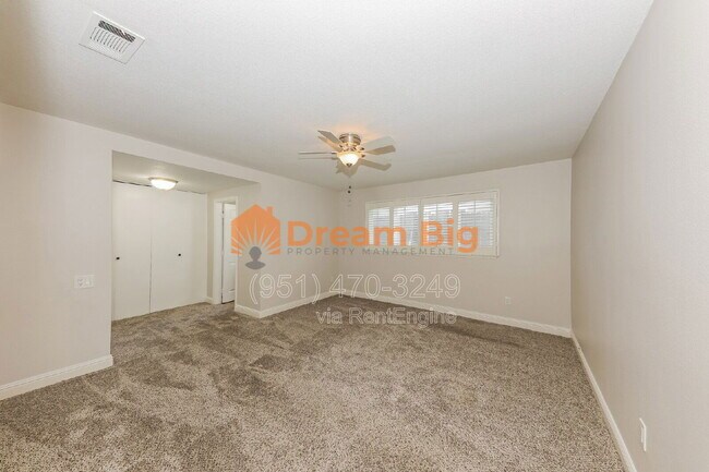 Building Photo - 2877 Sandberg St