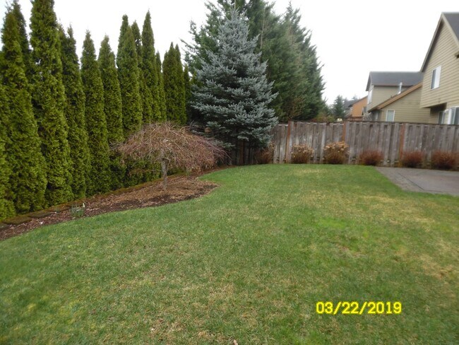 Building Photo - 413 Roger Smith Dr