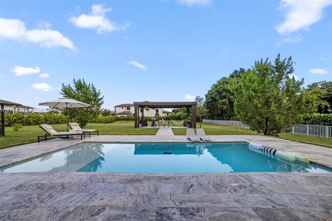 Building Photo - 5000 SW 159th Ave