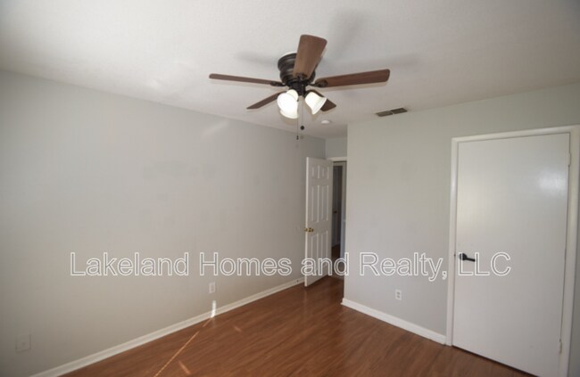 Building Photo - 2762 Gale Rose Dr