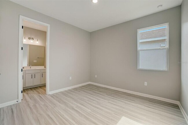 Building Photo - 1016 Griffon Ave