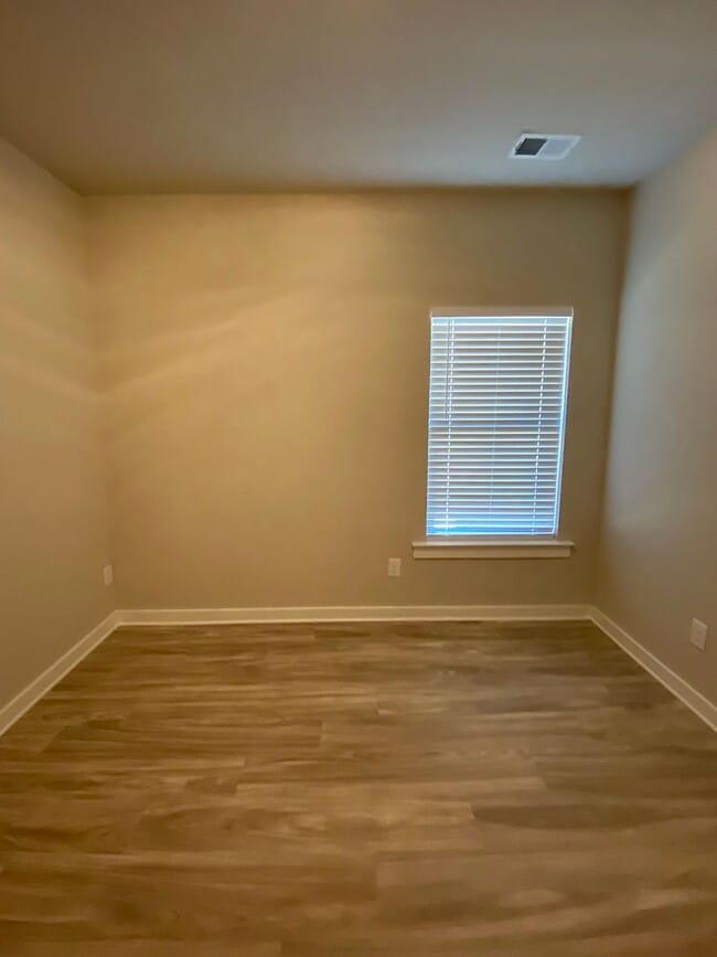 Building Photo - Home for Rent in Jemison, AL!