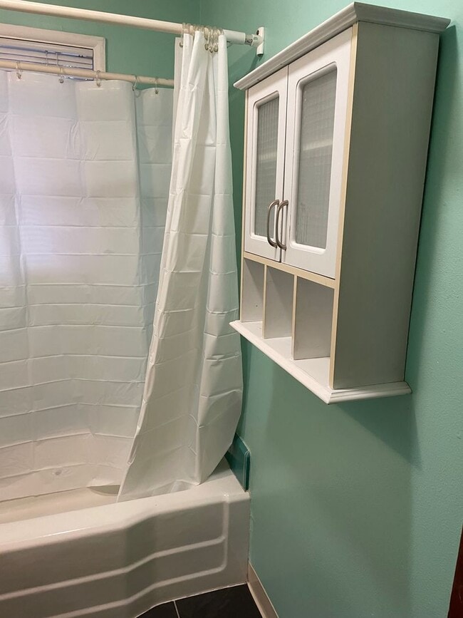 Building Photo - Bobbsey 1