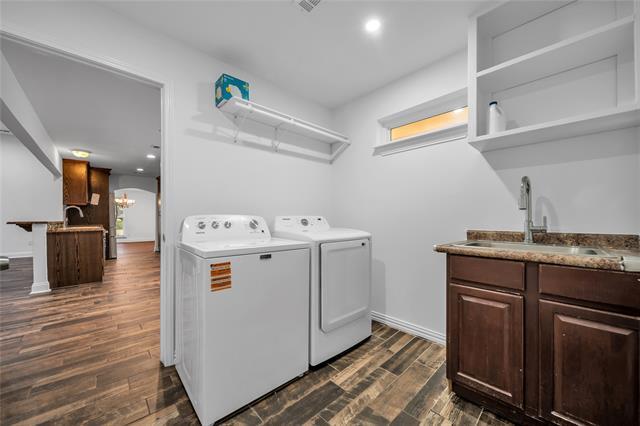 Building Photo - 2516 Pinebluff Dr