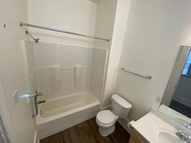 Building Photo - 605 Harrison St