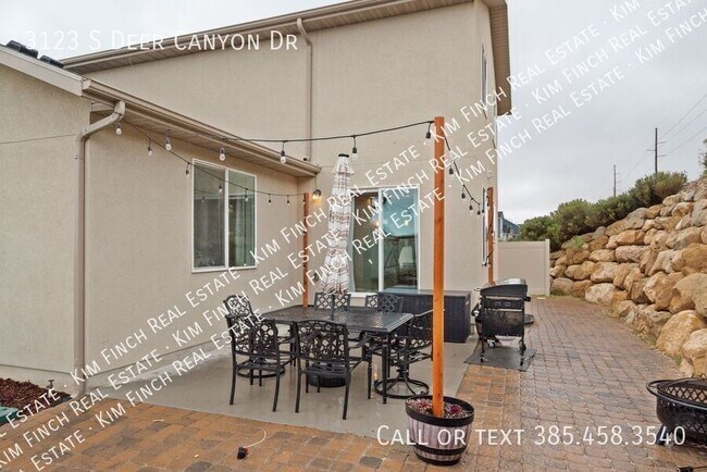 Building Photo - 3123 W Deer Canyon Dr