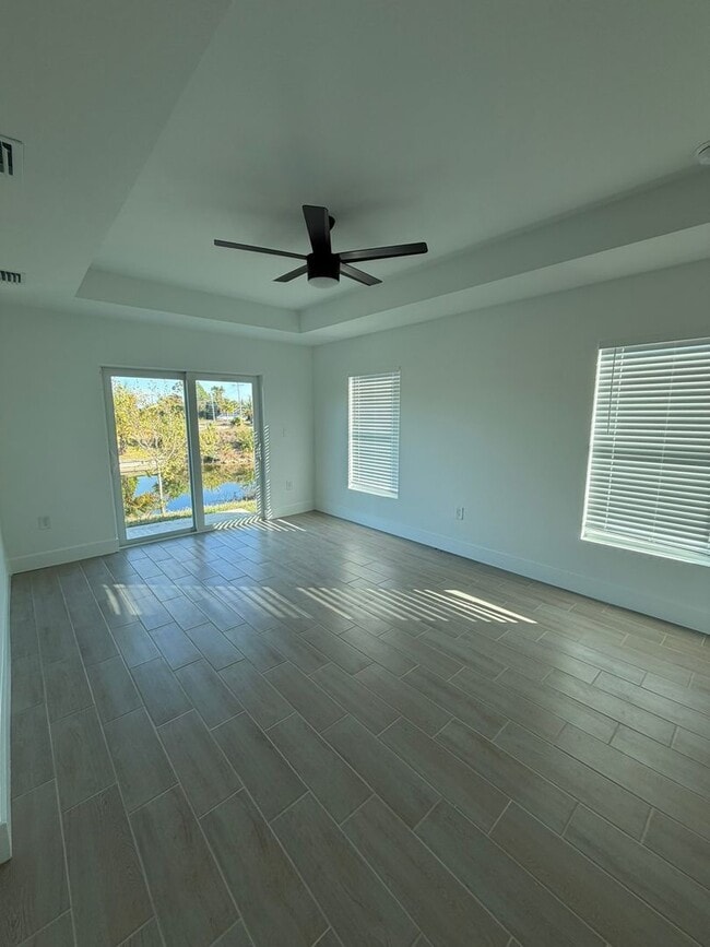 Building Photo - 1607 Ne-36 Ln