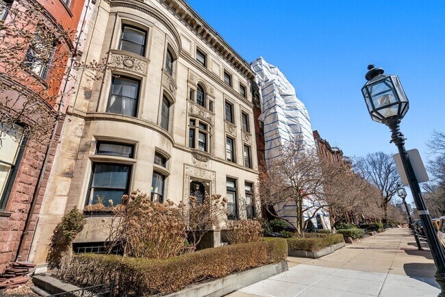 Building Photo - 273 Commonwealth Ave