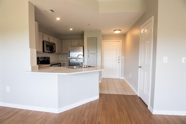 Building Photo - 2320 Gracy Farms Ln