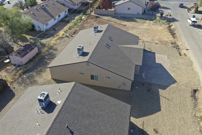 Building Photo - 3027 N Corrine Dr