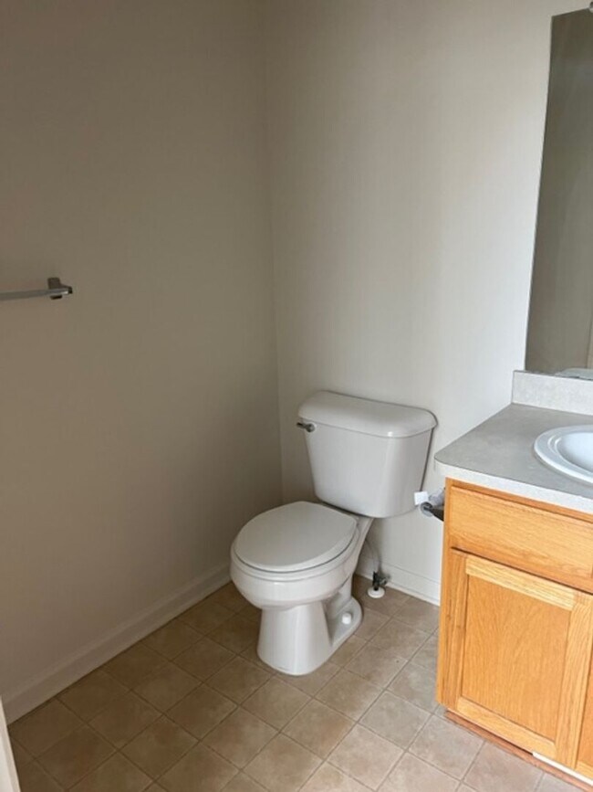 Building Photo - 3087 Promenade Cir