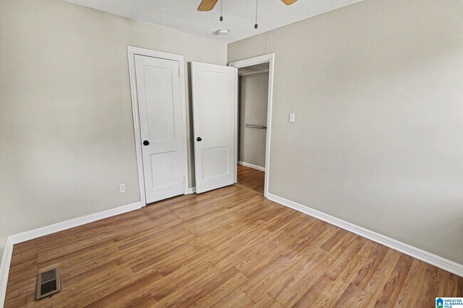 Building Photo - 4720 40th Pl N