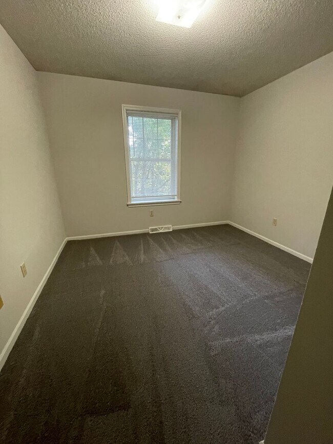 Building Photo - 2213-2215 Live Oak Ln.