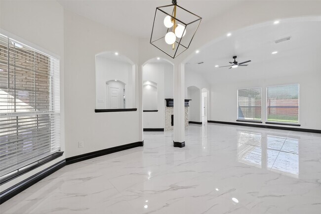 Building Photo - 10703 White Bridge Ln