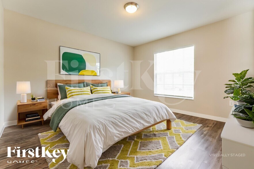 Building Photo - 2637 Lacroix Ave