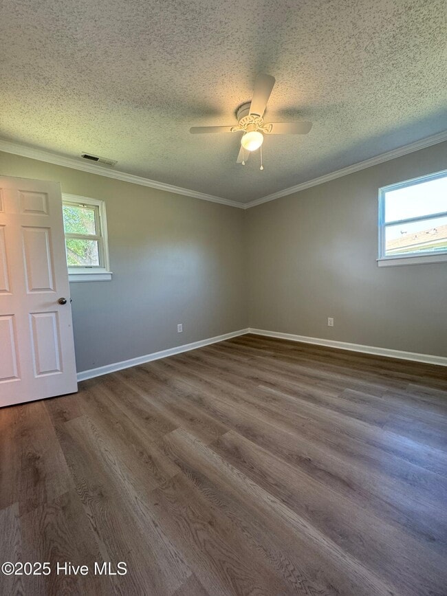 Building Photo - 502 Dale Ct