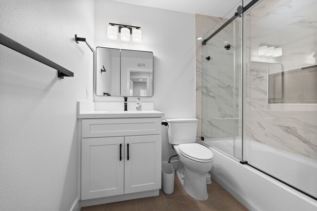 Building Photo - Modern Indoor / Outdoor Living with Resort-Style Yard & Bonus Suite