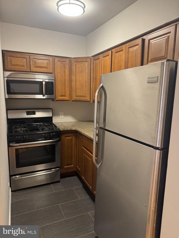 Building Photo - 525 N 32nd St