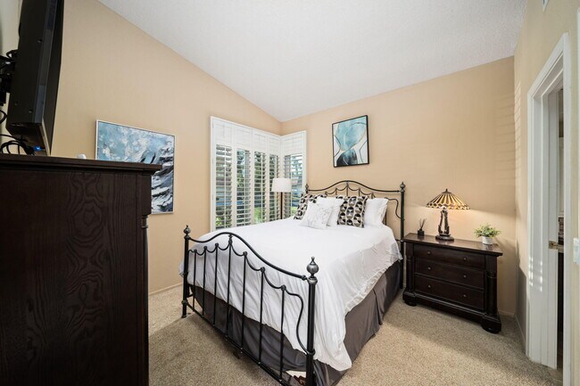 Building Photo - 370 Cypress Point Dr