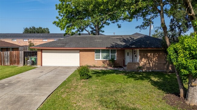 Building Photo - 9109 Lugary Dr
