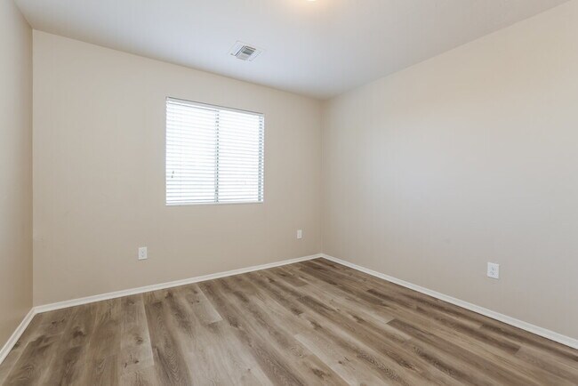 Building Photo - 4006 E Agate Knoll Dr