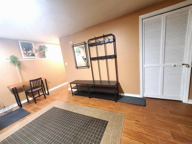 Building Photo - 39 Nash Pl