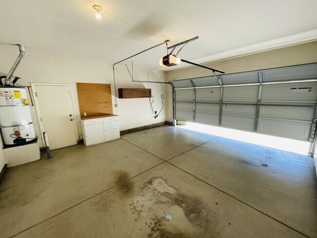 Building Photo - 30962 Crystalaire Dr