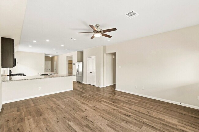Building Photo - 5323 Brooklyn Rose Dr