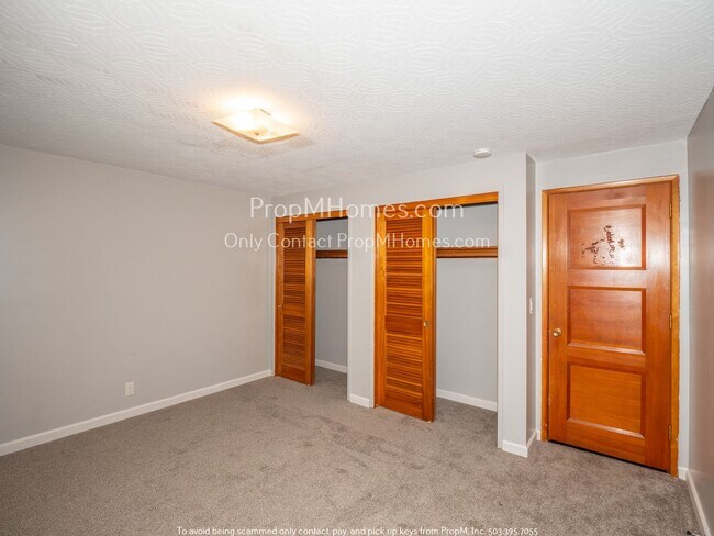 Building Photo - Charming Three Bedroom Ranch In Oak Grove w/ Lawn Care Included!