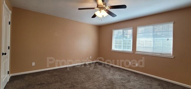 Building Photo - 5054 E Eastview Dr