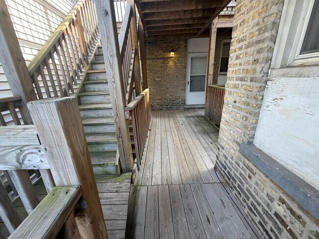 Building Photo - 2611 N Fairfield Ave