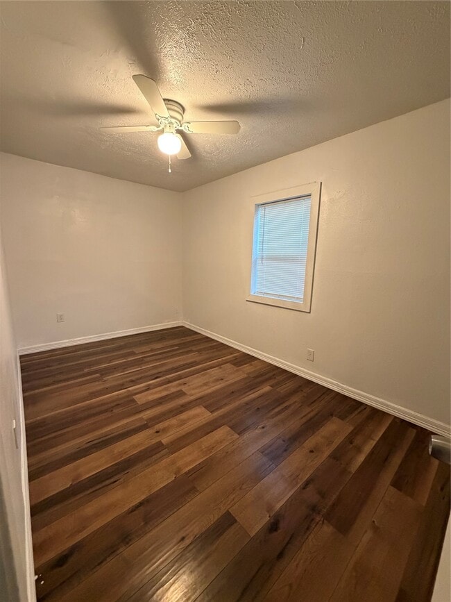 Building Photo - 8308 Lenore St