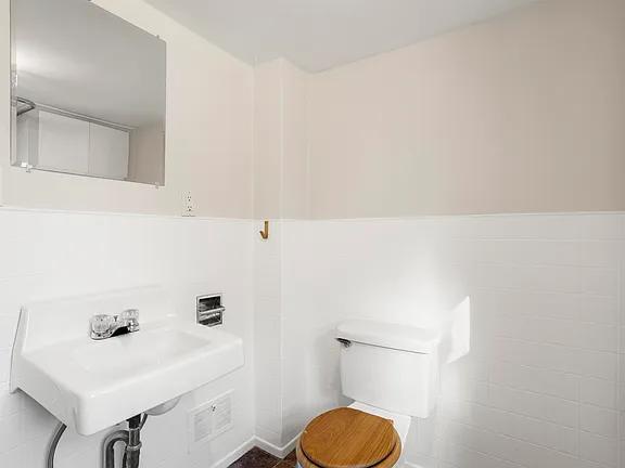 Building Photo - 1726 Iowa St