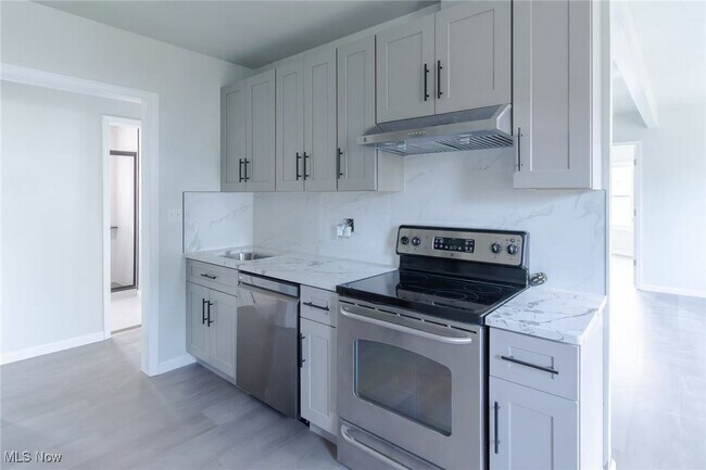 Building Photo - 11001 Ashbury Ave