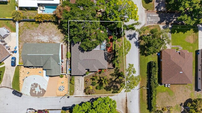 Building Photo - 6180 30th Ct S